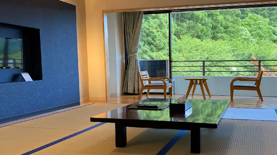 Maruoka Onsen Takekurabe