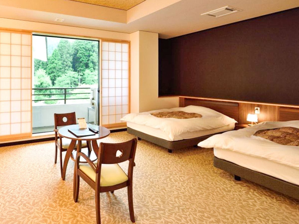 Maruoka Onsen Takekurabe