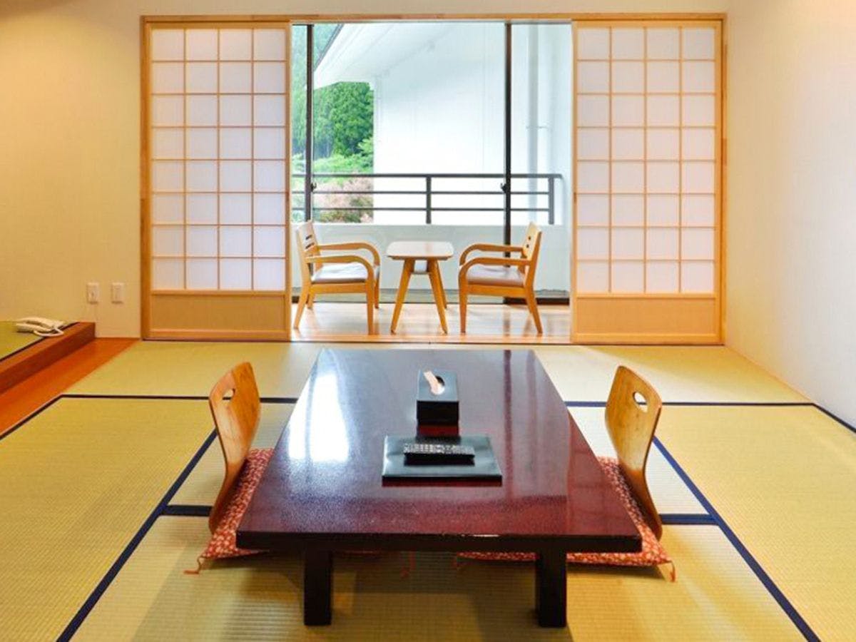 Maruoka Onsen Takekurabe