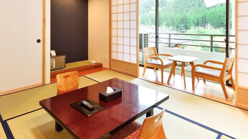 Maruoka Onsen Takekurabe