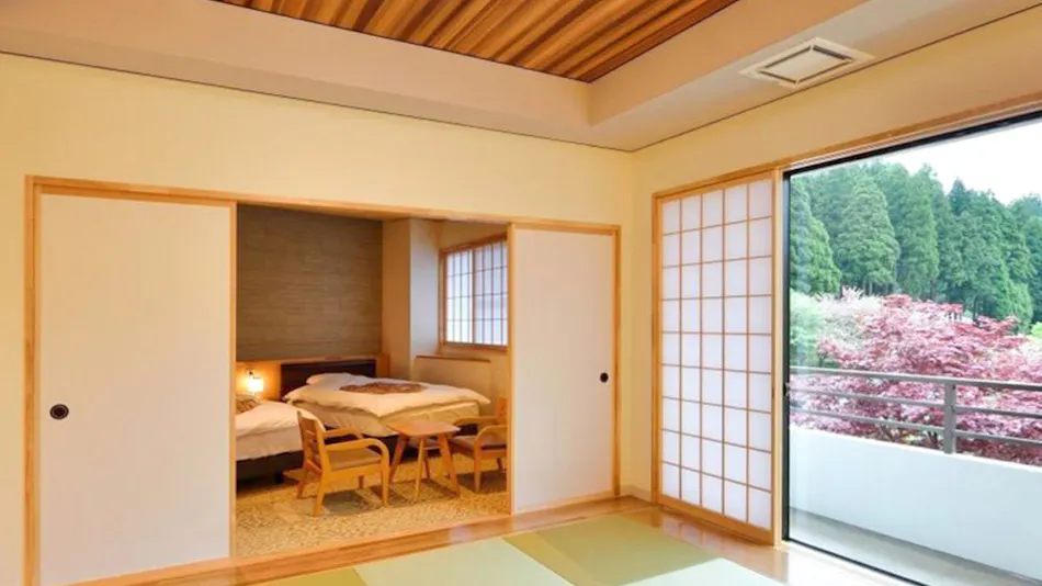 Maruoka Onsen Takekurabe