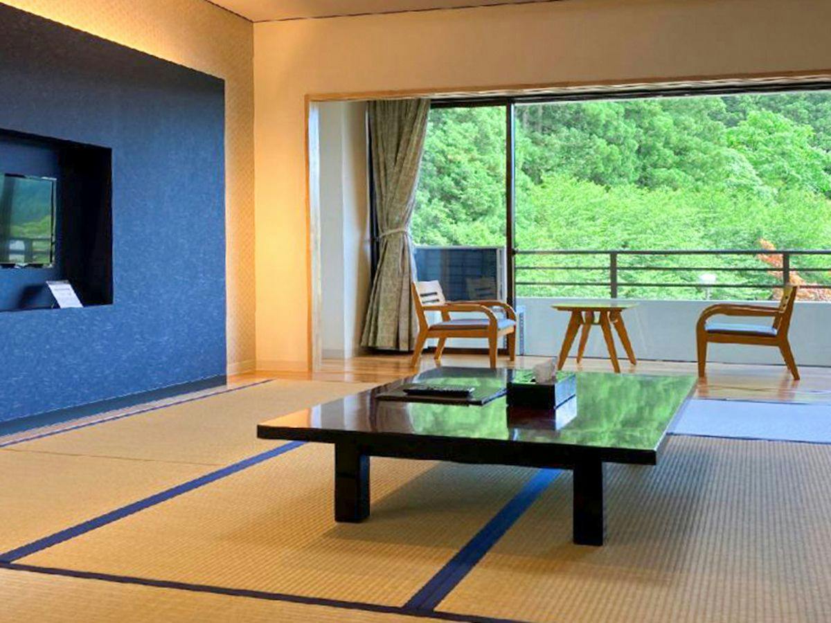 Maruoka Onsen Takekurabe