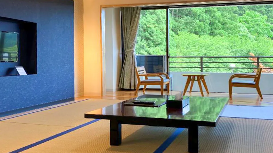Maruoka Onsen Takekurabe