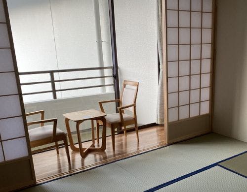 ・＜寛ぎ和室＞