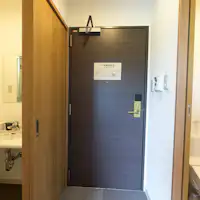 ห้องน้ำและห้องสุขาแยกออกจากกัน