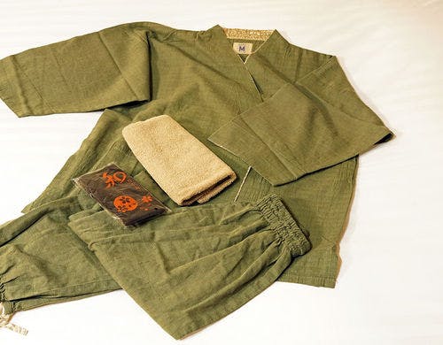 当館は浴衣ではなく、作務衣をご用意。