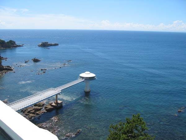 Menara Tinjauan Bawah Laut