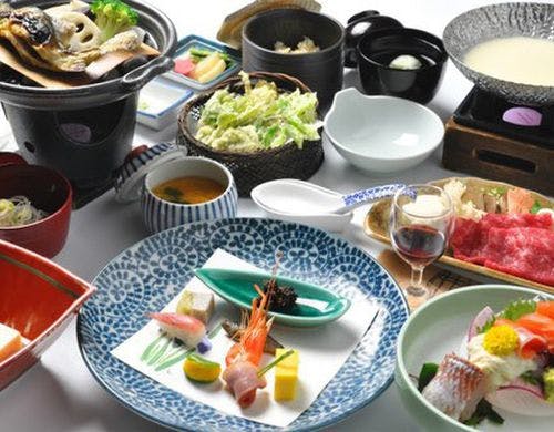 夕食（イメージ）