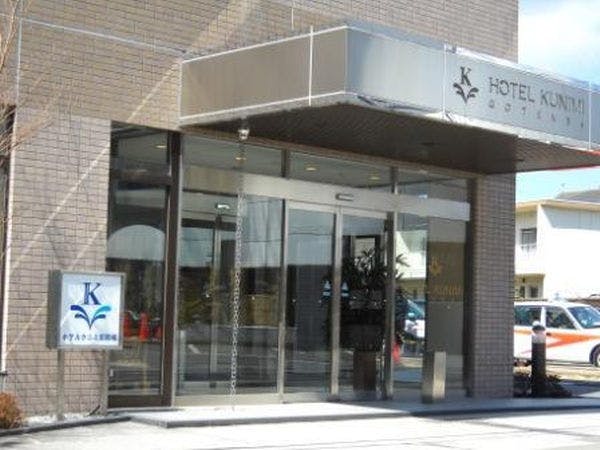 มีพื้นที่จอดรถที่ทางเข้า