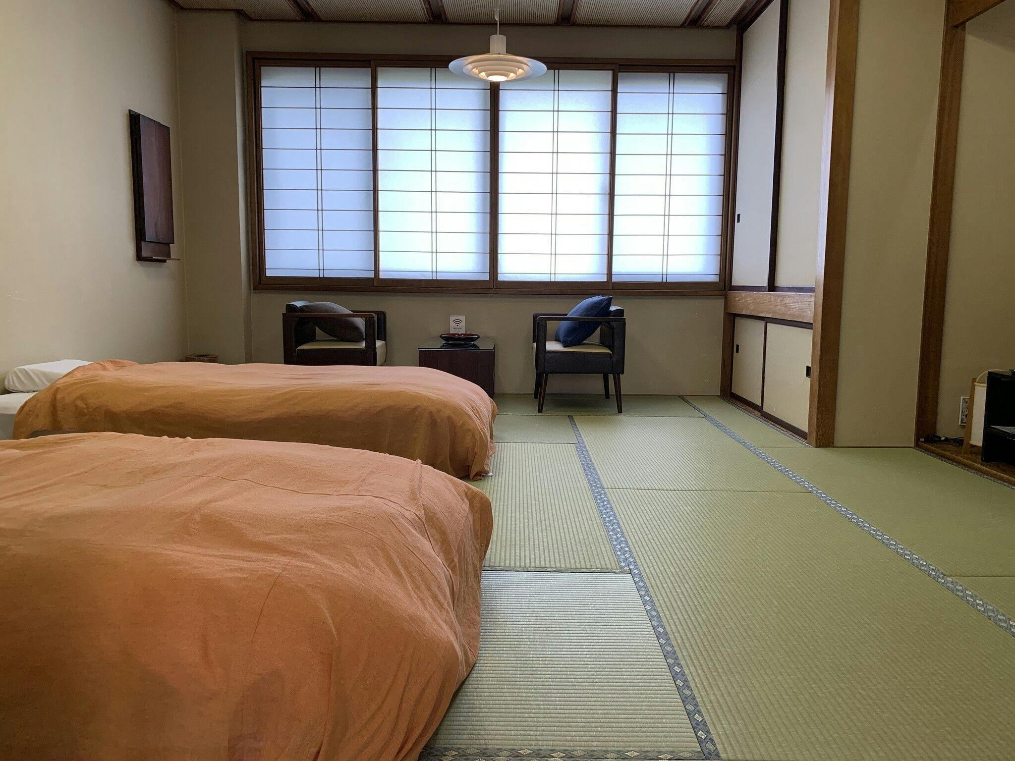 อาคารฝั่งตะวันออก ห้องพักสไตล์ญี่ปุ่นและตะวันตก