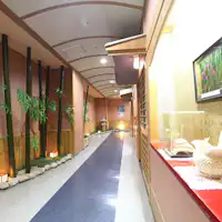 โถงทางเดินภายในที่มีบรรยากาศแบบญี่ปุ่น