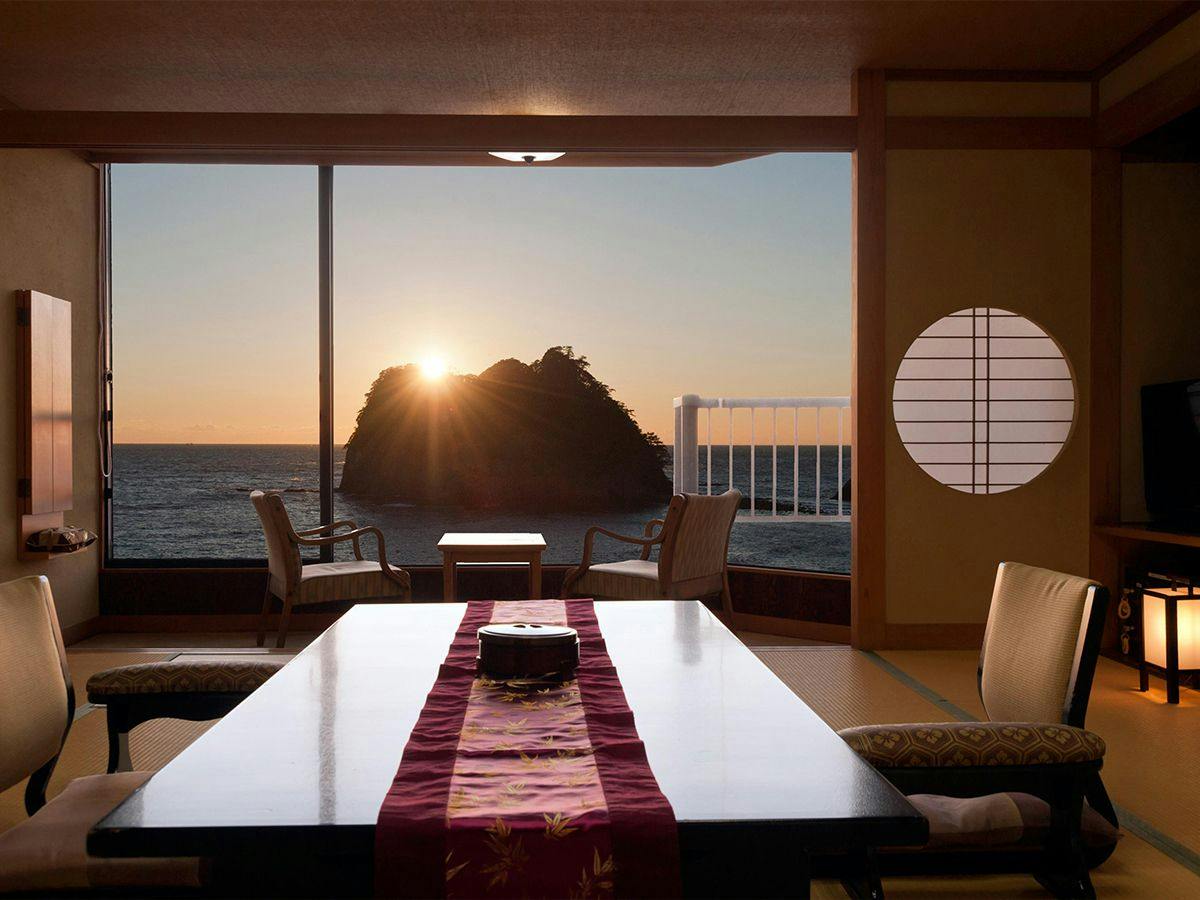 Seiryu Seaside Sunset Onsen Ryokan