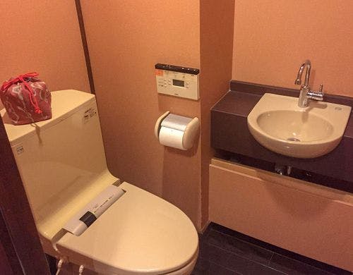 ■トイレ［露天風呂付き和モダン客室］