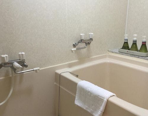 ■風呂にシャワー完備［スタンダード客室］