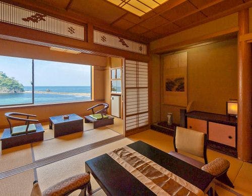 ■窓に広がる景色［スタンダード客室］