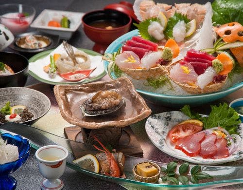 ■夕食の一例です。鮑付き。