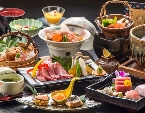 ■静岡の厳選素材を使った磯会席料理一例。