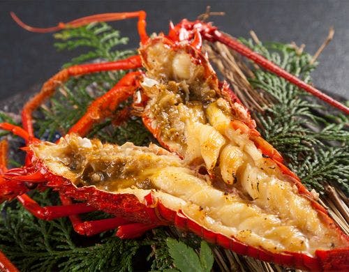 ■伊勢海老を贅沢に焼いて食す「鬼殻焼き」