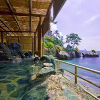 ■ ปลดปล่อยร่างกายและจิตใจในบ่อน้ำร้อนกลางแจ้งริมชายหาด