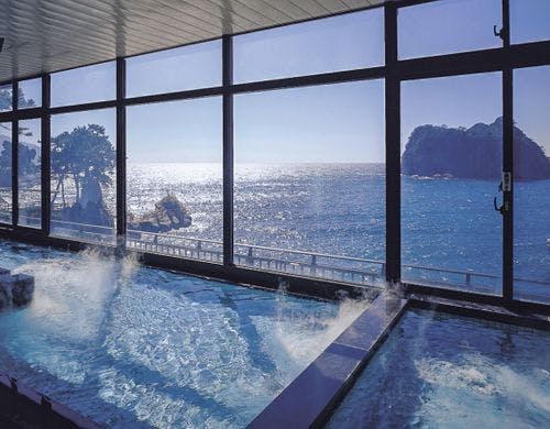 ■清々しい海の景色を一望［展望大浴場］