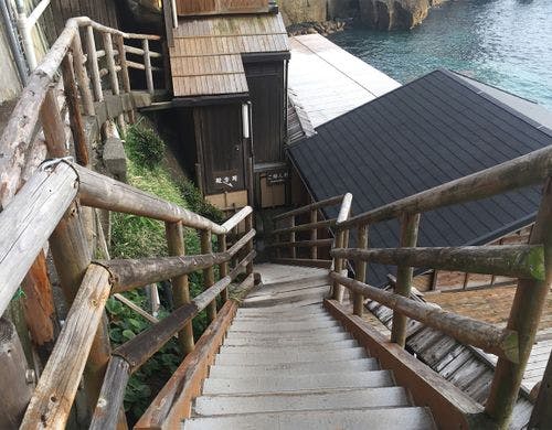 ■露天風呂までは屋外階段を下ります