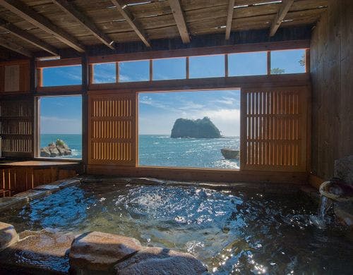 ■まるで隠されるよう［貸切風呂］