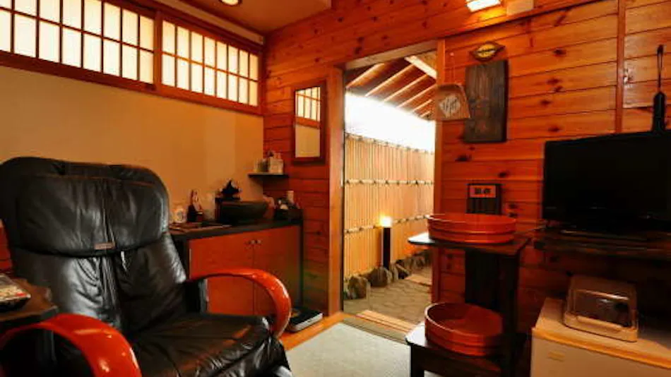Yamadayu Onsen Ryokan: The Inn with Cloudy Hot Spring Water from the Source