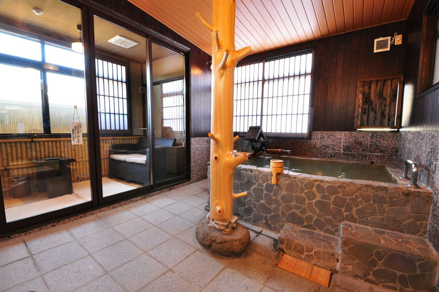 Yamadayu Onsen Ryokan: The Inn with Cloudy Hot Spring Water from the Source