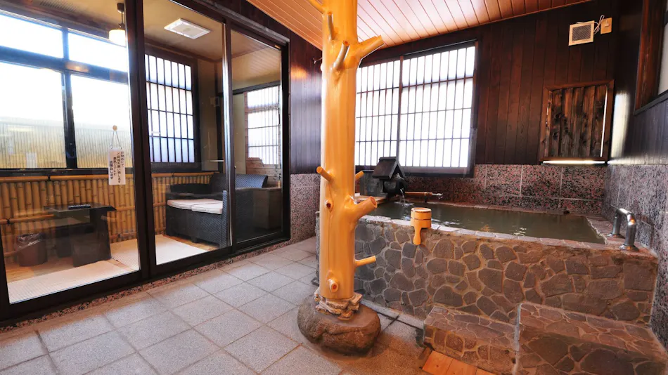 Yamadayu Onsen Ryokan: The Inn with Cloudy Hot Spring Water from the Source