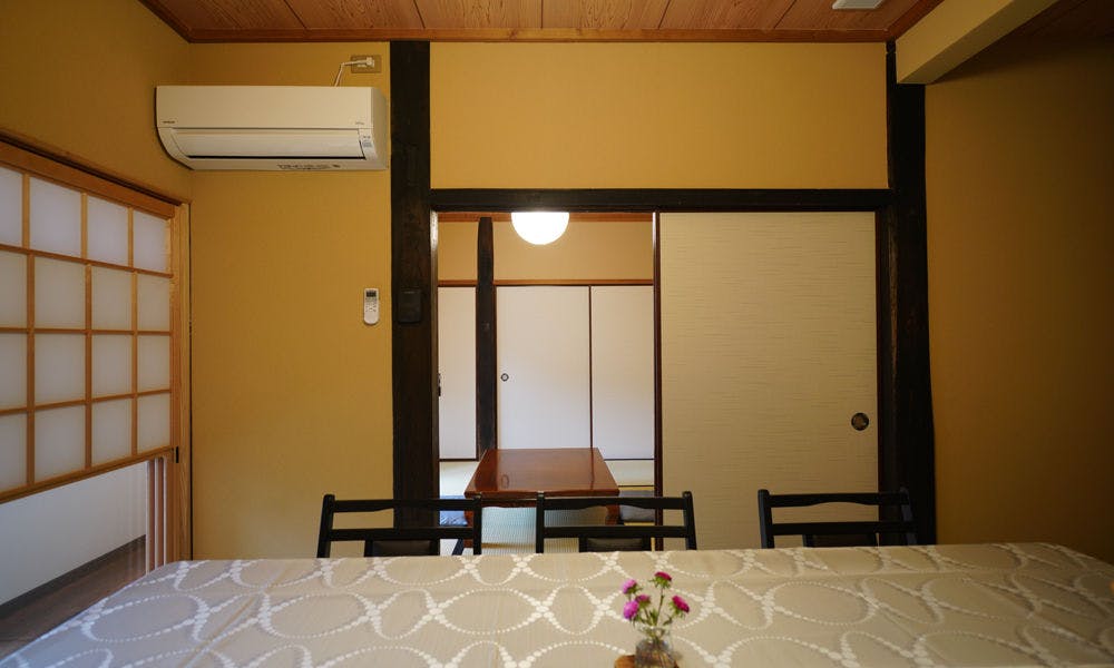 ห้องพักสไตล์ญี่ปุ่นพร้อมอาหารในห้อง