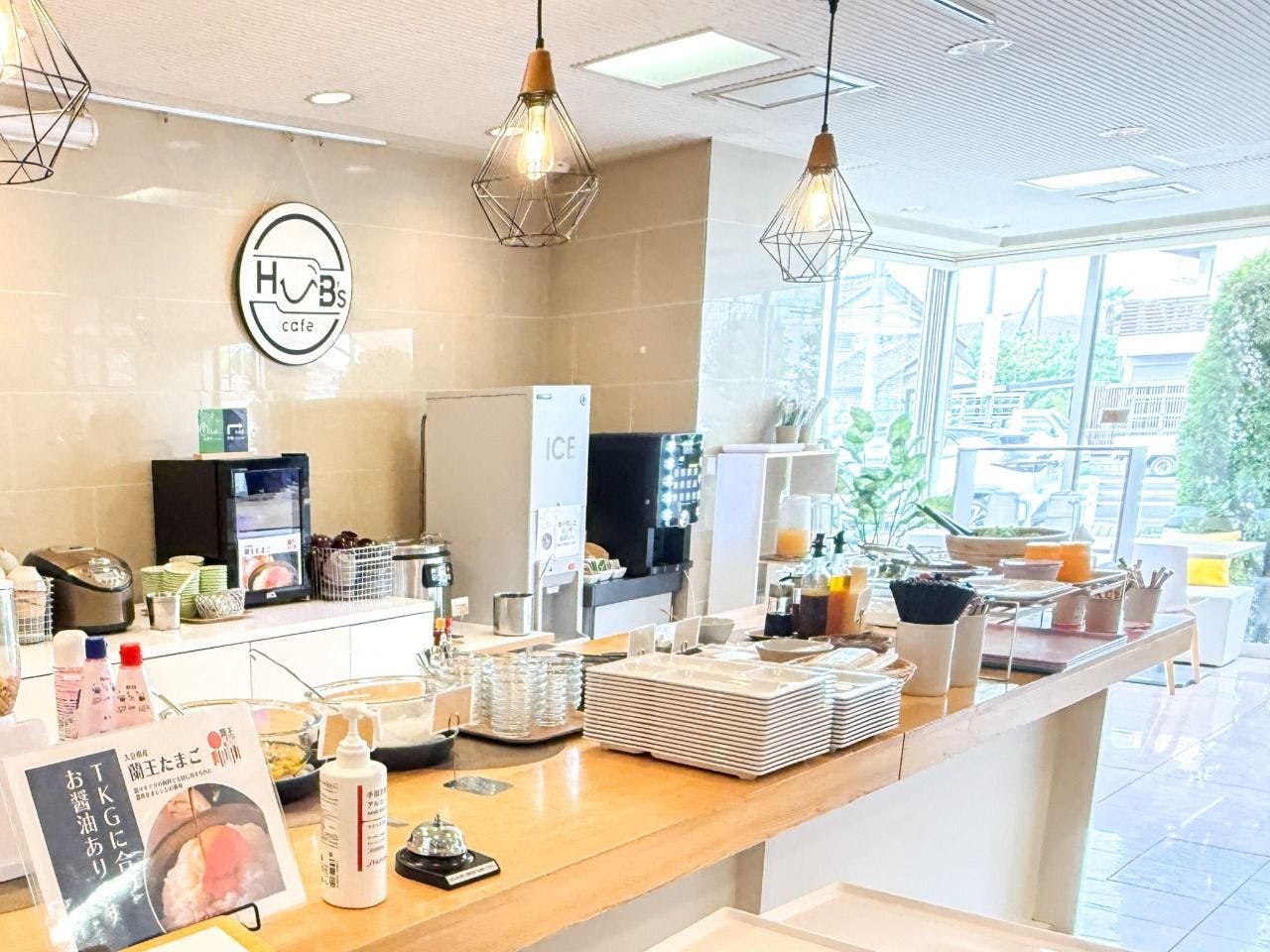 บุฟเฟต์อาหารเช้าเริ่มให้บริการตั้งแต่เวลา 06:00 น.