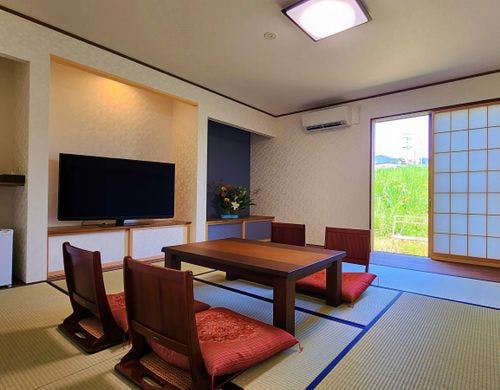 【客室】和室8畳バストイレ付