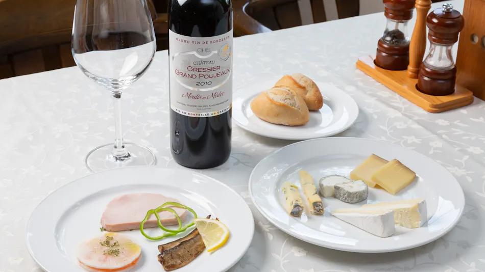 Pension Vin de Rouge