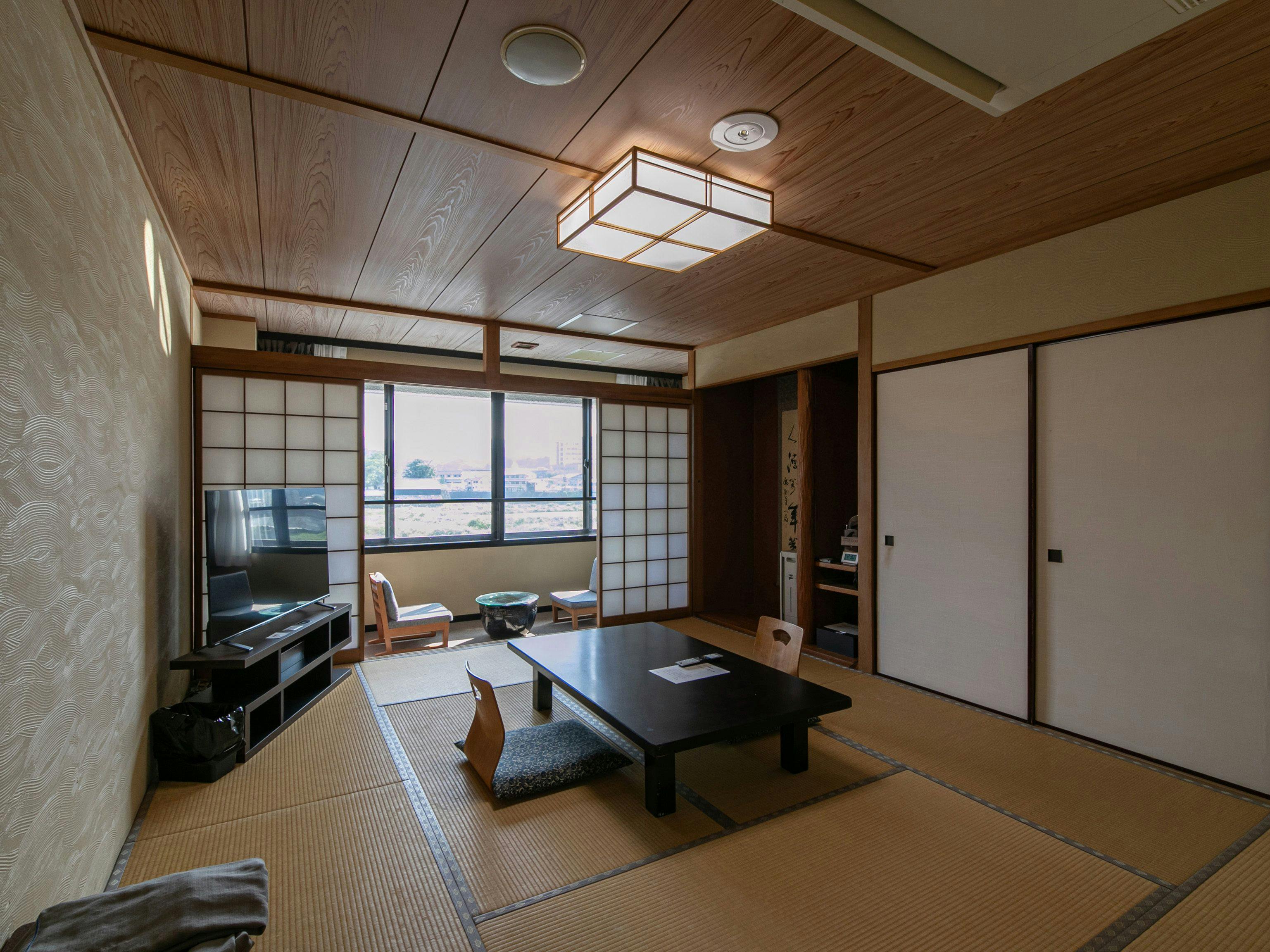 Hitoyoshi Onsen Nabeya (Formerly: Nabeya Main Building)