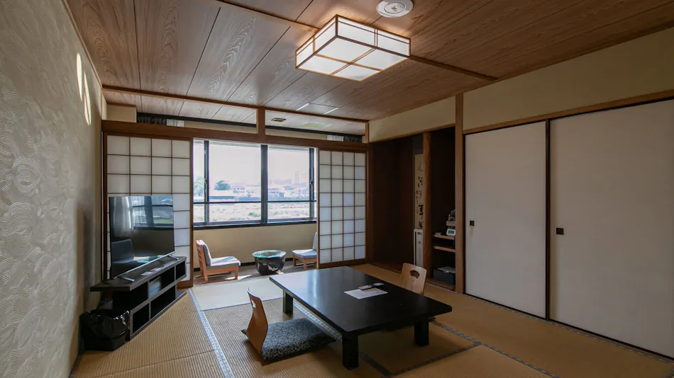 Hitoyoshi Onsen Nabeya (Formerly: Nabeya Main Building)