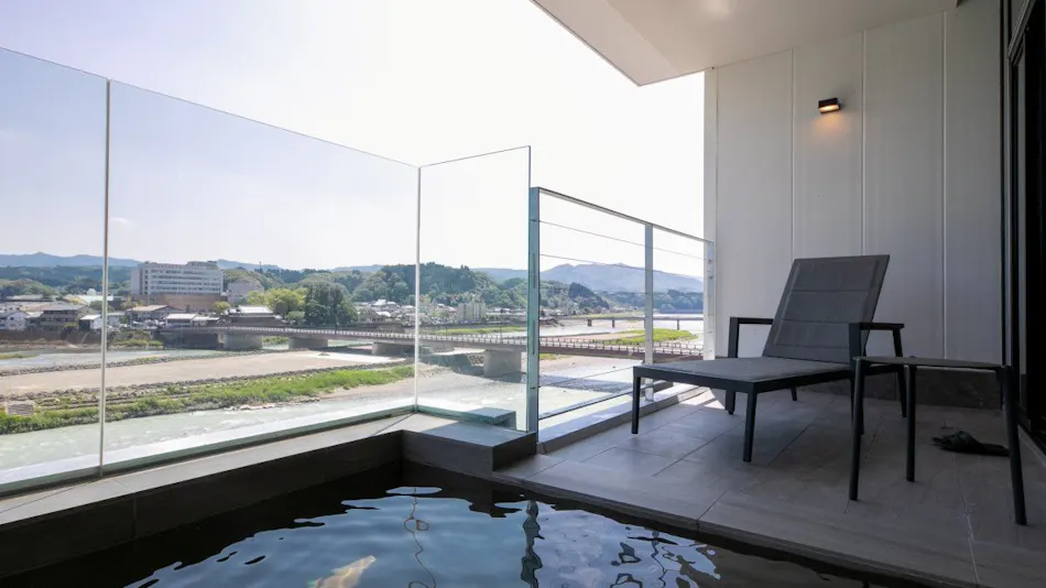 Hitoyoshi Onsen Nabeya (Formerly: Nabeya Main Building)