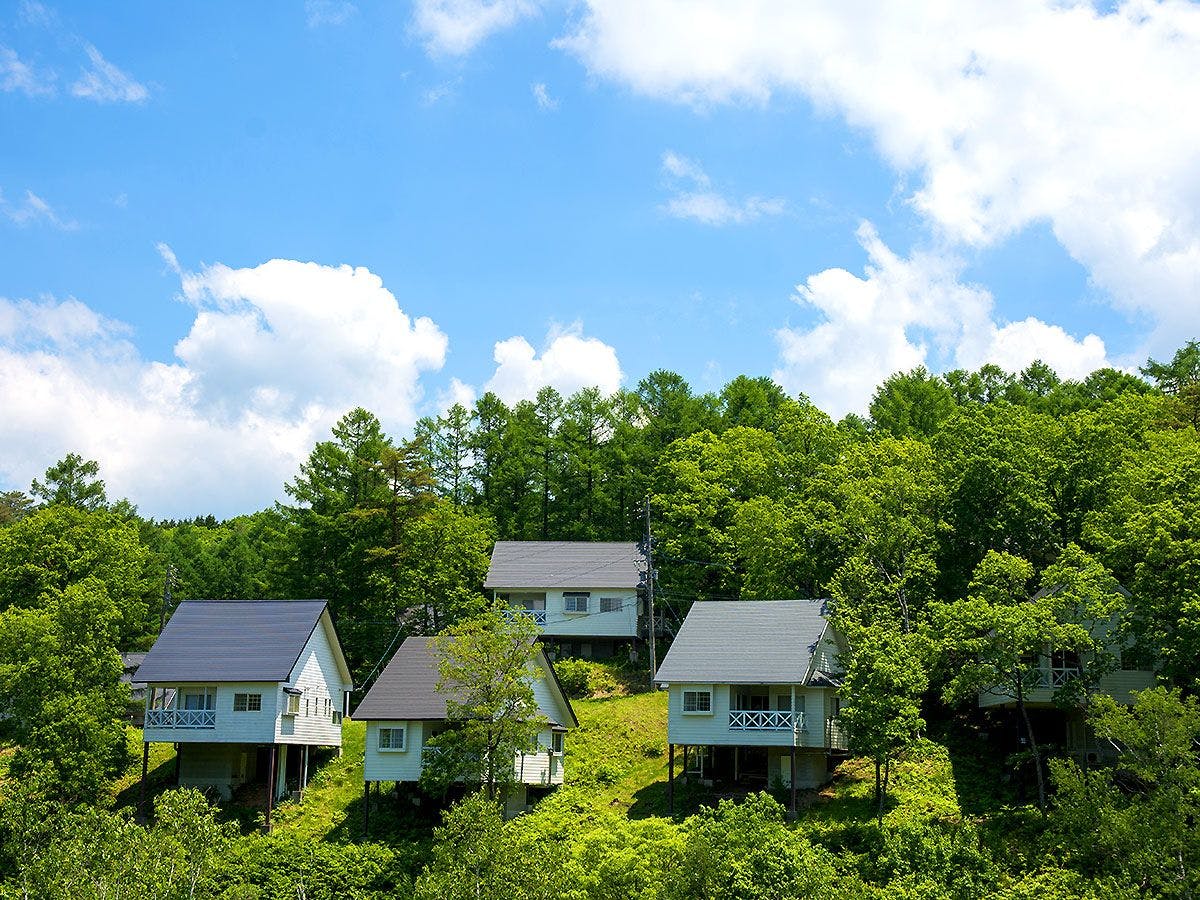 Resort Villa Takayama: A Forest Cottage Under a Starry Sky