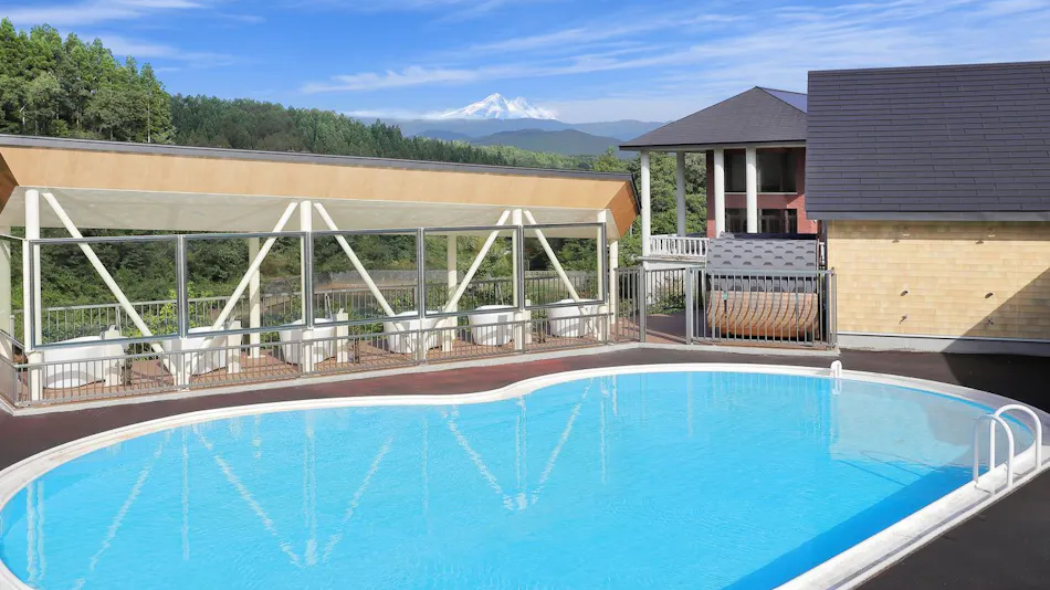 Resort Villa Takayama: A Forest Cottage Under a Starry Sky