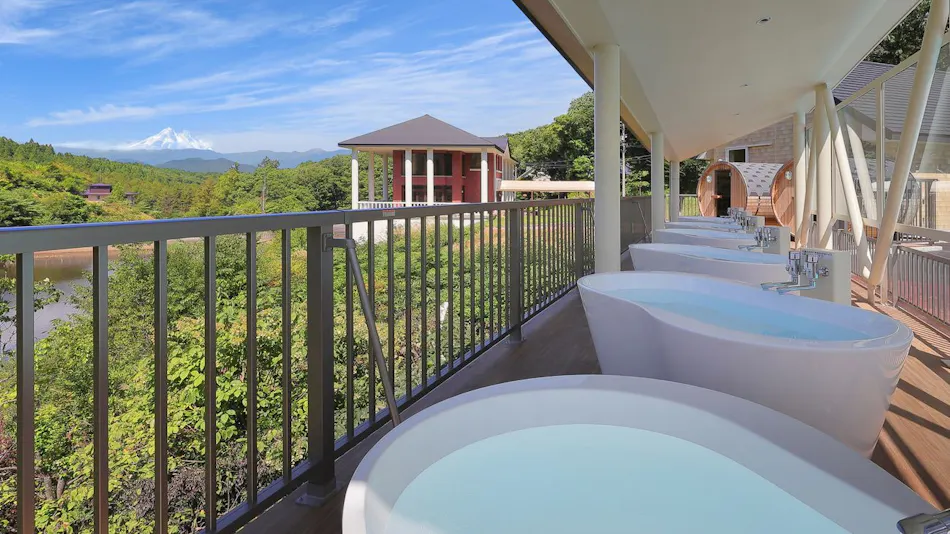 Resort Villa Takayama: A Forest Cottage Under a Starry Sky