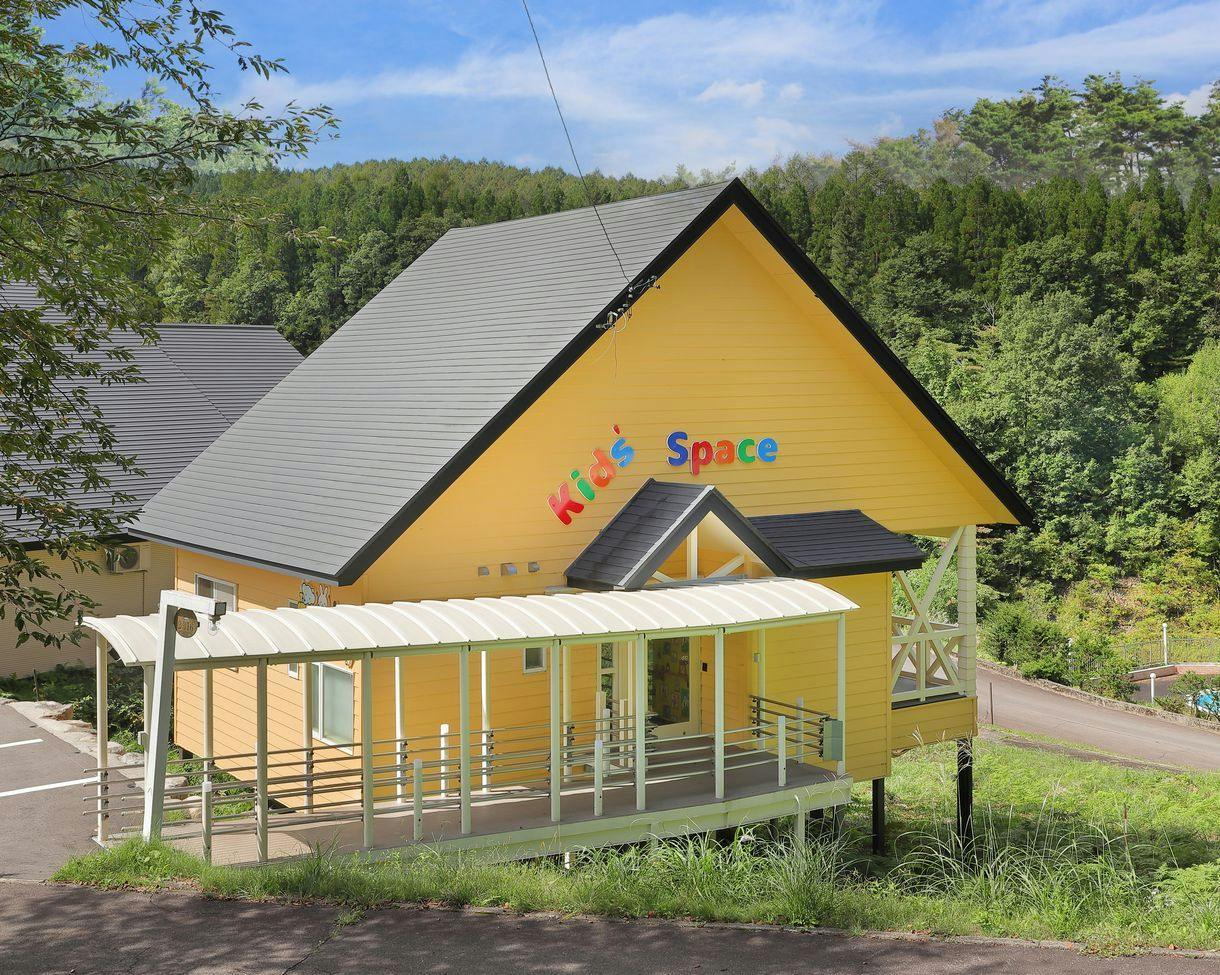 Resort Villa Takayama: A Forest Cottage Under a Starry Sky