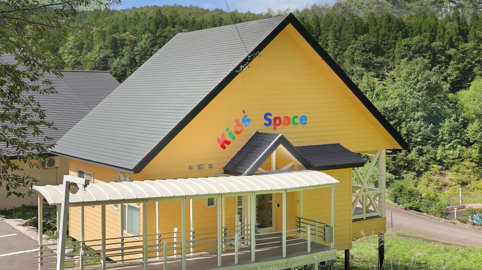 Resort Villa Takayama: A Forest Cottage Under a Starry Sky