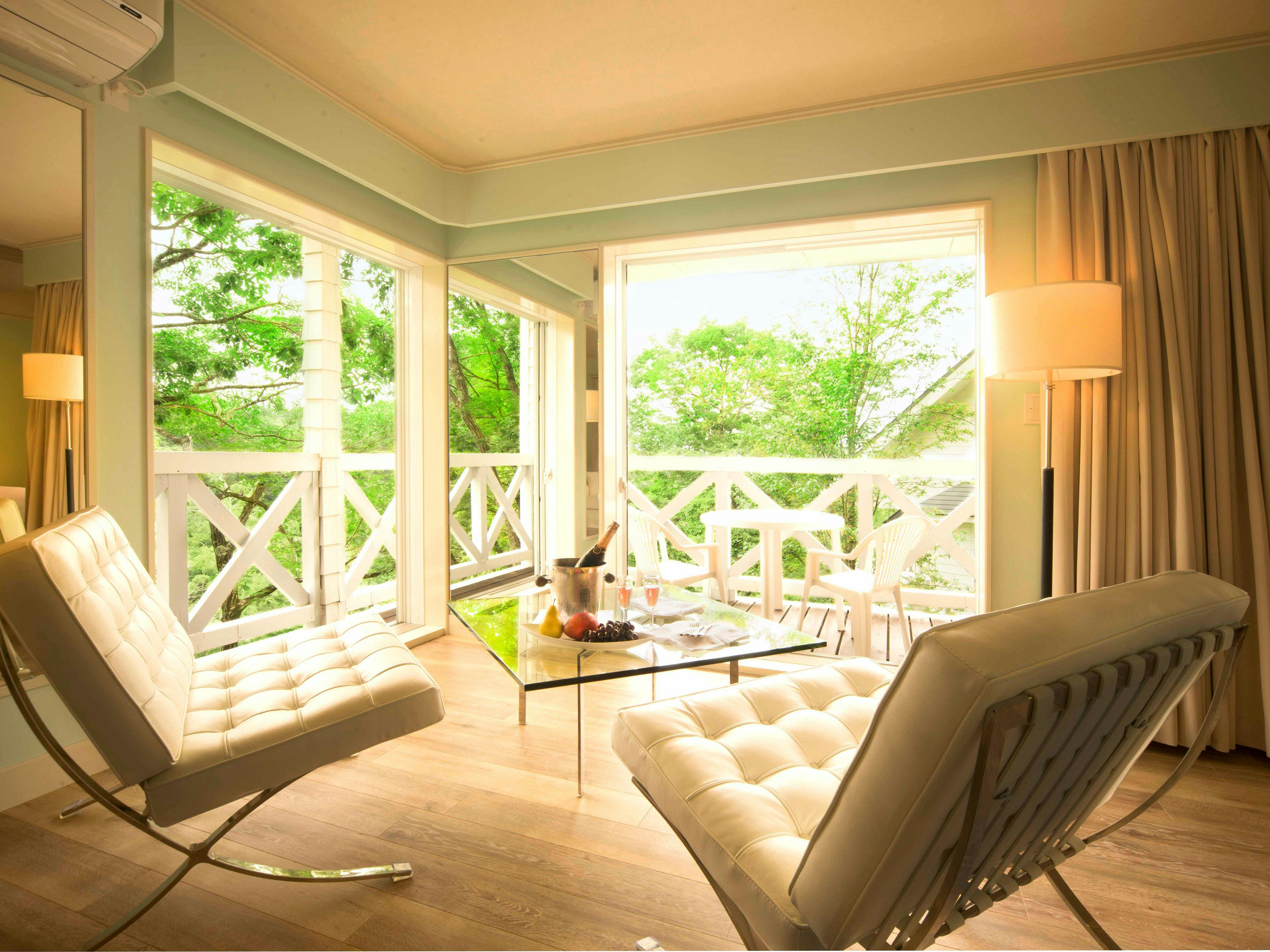 Resort Villa Takayama: A Forest Cottage Under a Starry Sky