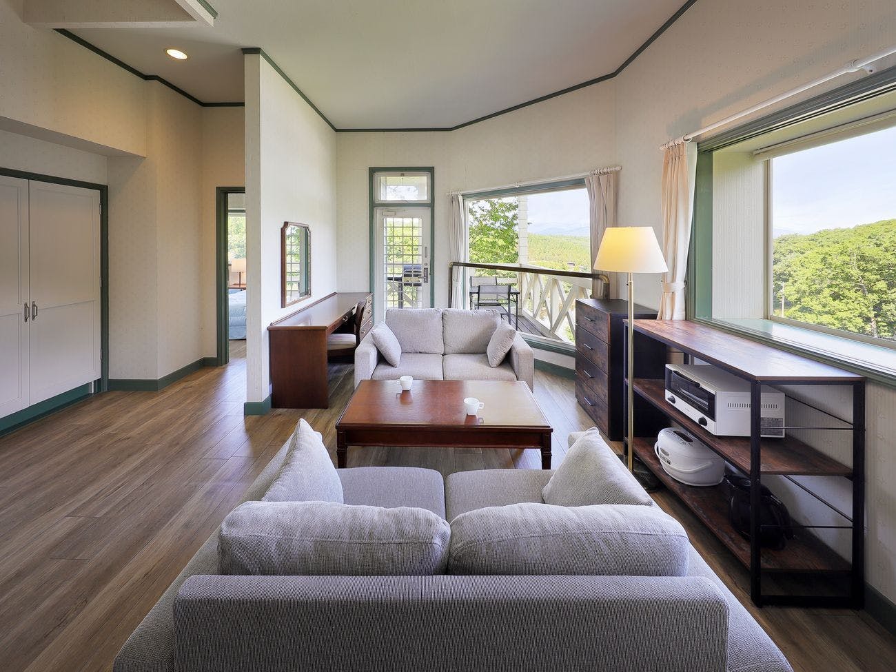 Resort Villa Takayama: A Forest Cottage Under a Starry Sky