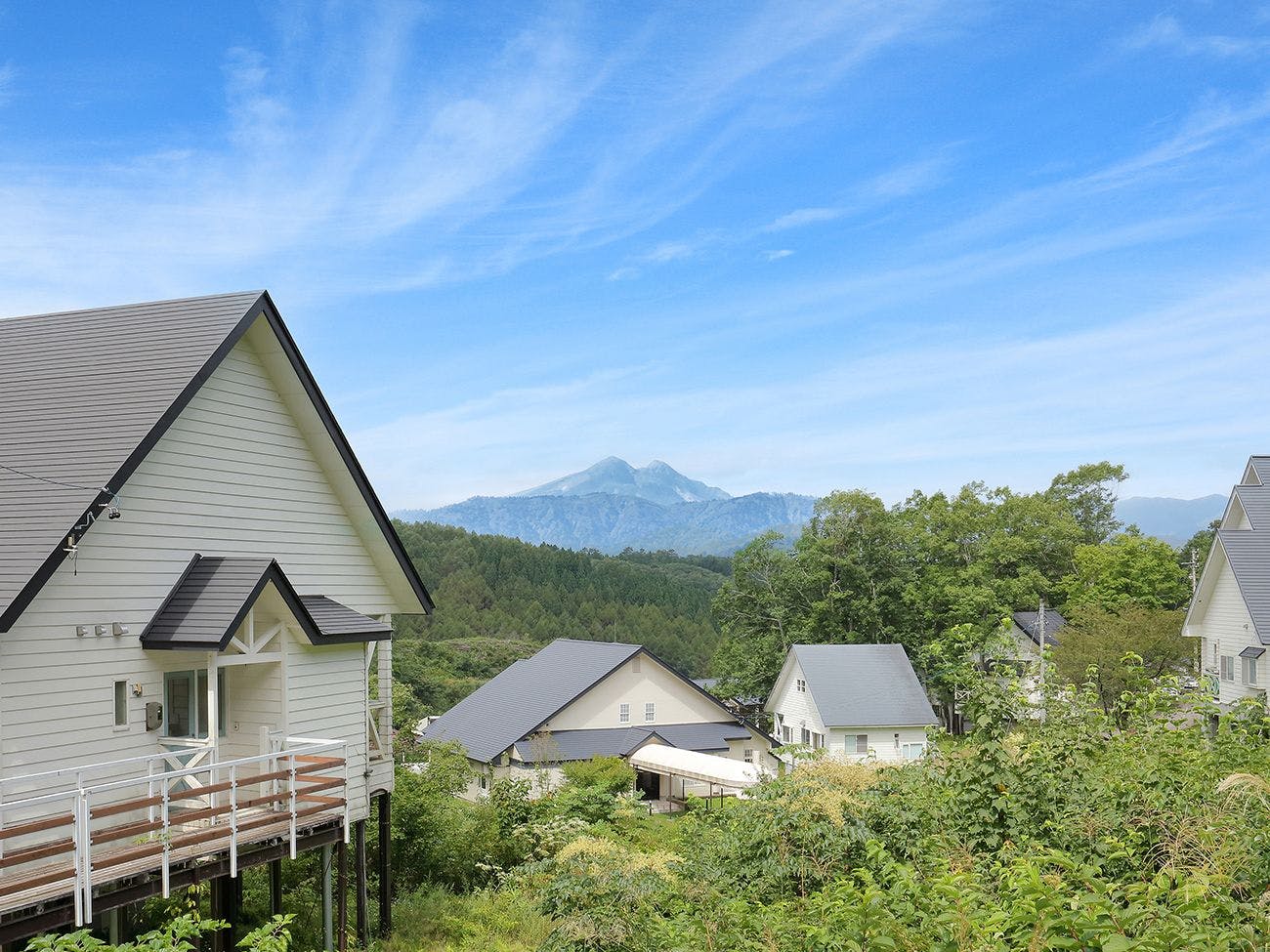 Resort Villa Takayama: A Forest Cottage Under a Starry Sky