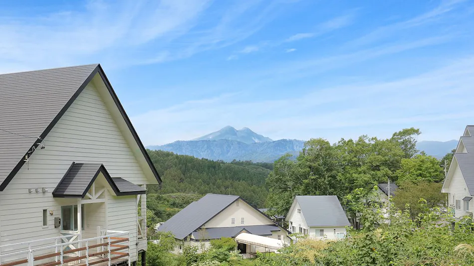 Resort Villa Takayama: A Forest Cottage Under a Starry Sky