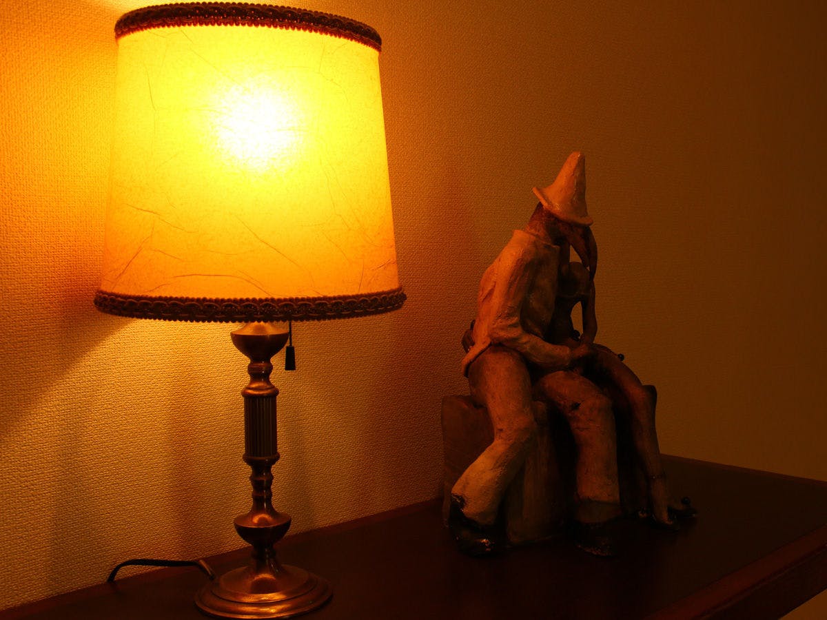 ภายในอาคารมีการตกแต่งภายในที่มีสไตล์