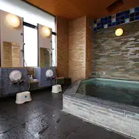 ห้องอาบน้ำที่กว้างขวางเพื่อการผ่อนคลายของคุณ