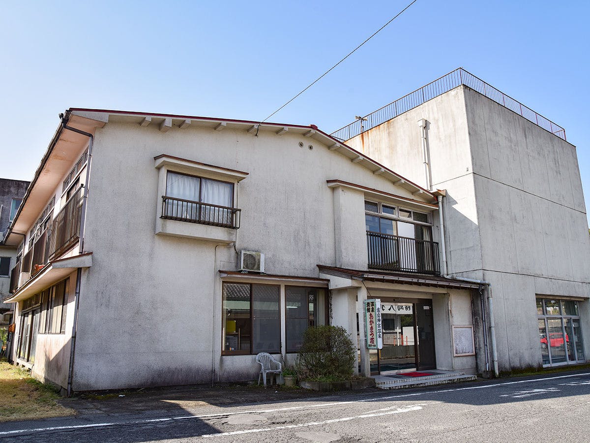 *【ภายนอก】