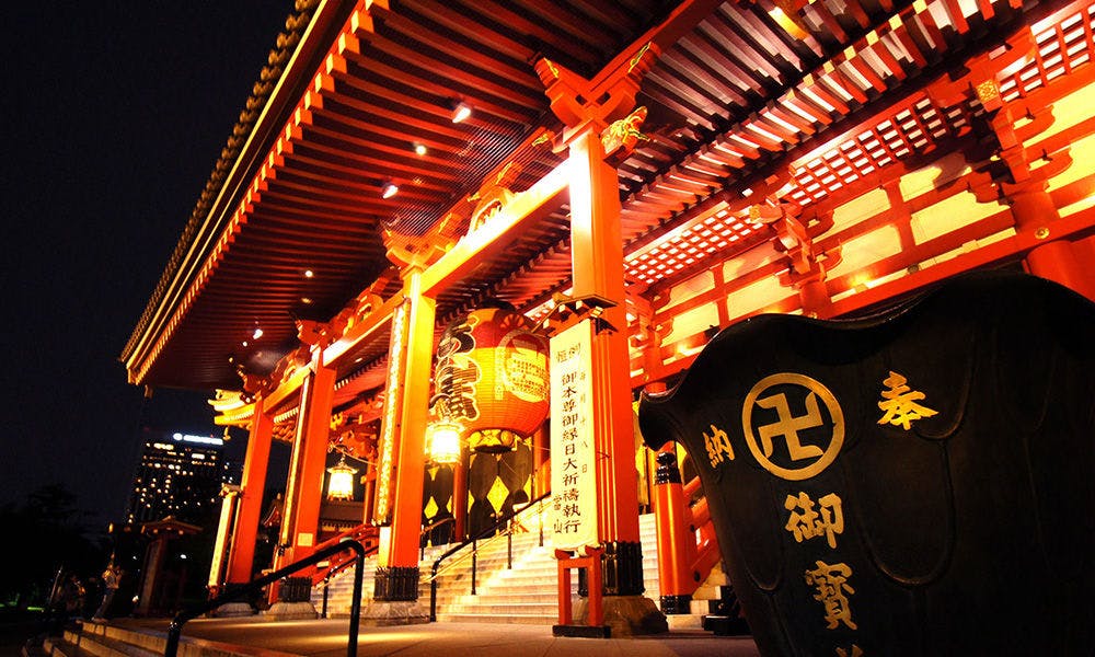 วัดเซ็นโซจิและประตูคามินาริมง