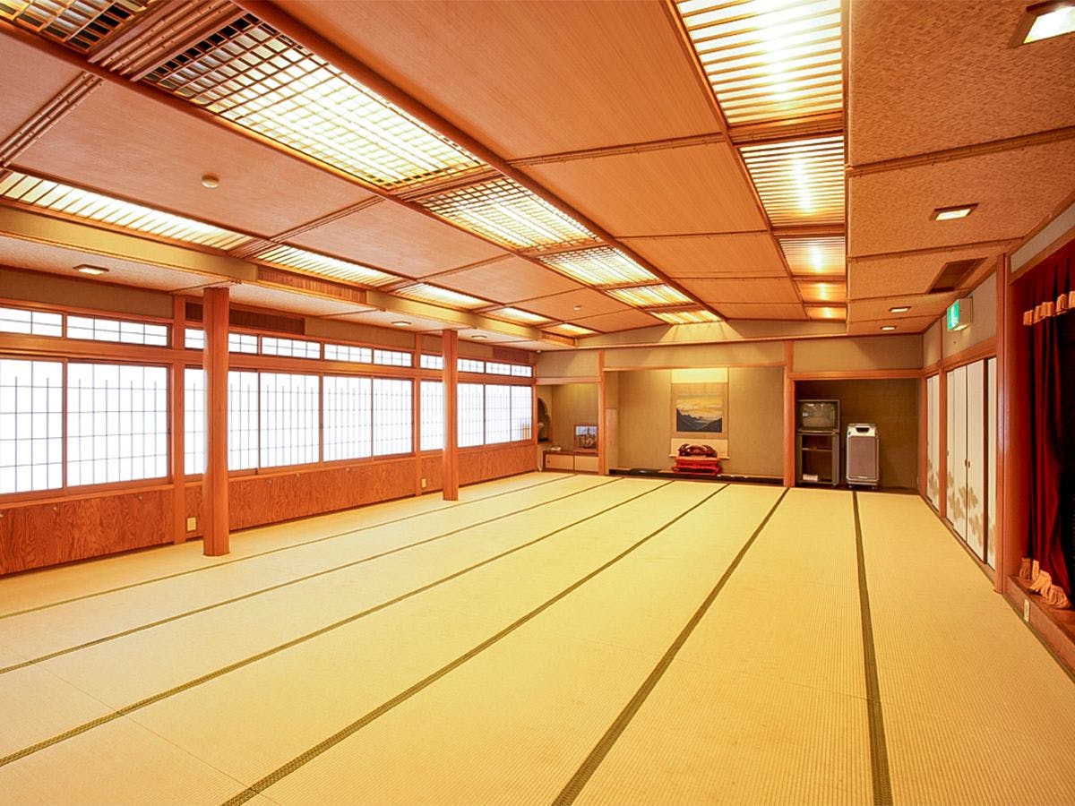 ・【Dewan Bankuet Besar】Dilengkapi dengan karaoke.